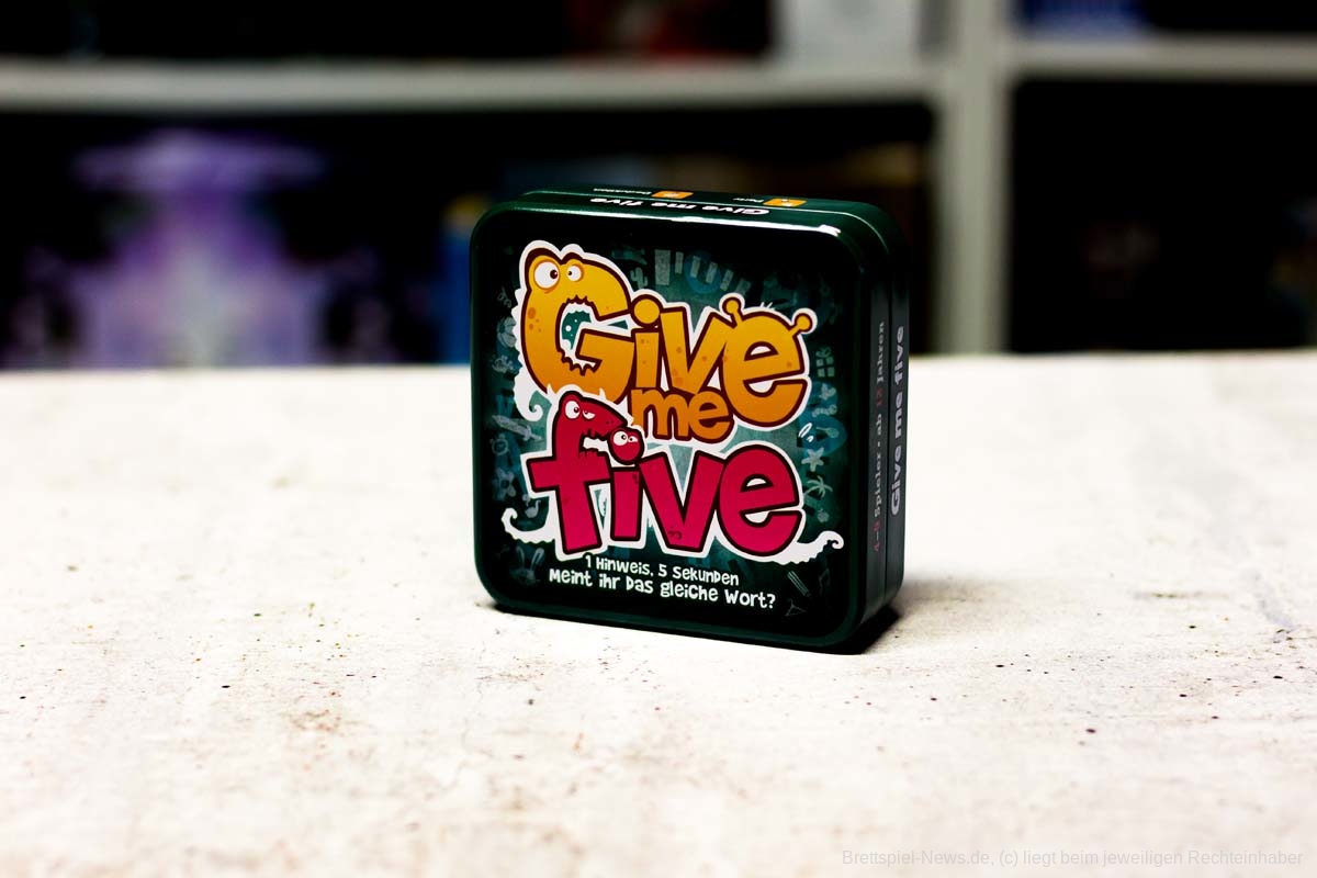 GIVE ME FIVE // ist mittlerweile erschienen