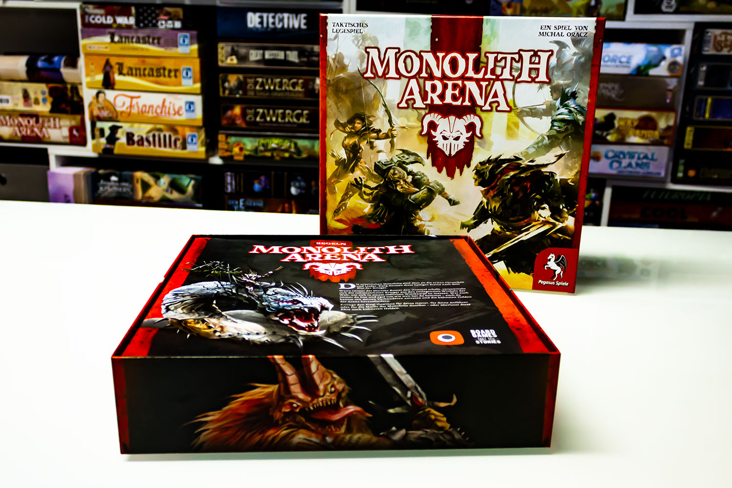 Monolith Arena ist jetzt im Handel – erste Bilder