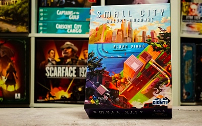 Test | Small City – Deluxe Ausgabe