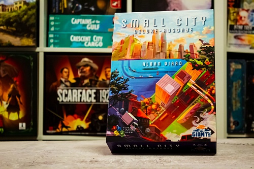 Test | Small City – Deluxe Ausgabe