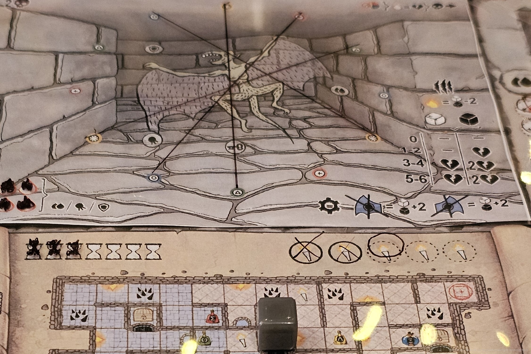"Dungeons of the Oak Dell" ist ein Print and Play-, Dice-Drafting- und Linien-Zeichnen-Spiel für 1-4 Personen ab 14 Jahren mit einer Spielzeit von ungefähr 45 Minuten, in dem wir uns als Helden durch einen Dungeon kämpfen, um uns aufzuleveln und schließlich den Endgegner zu besiegen.