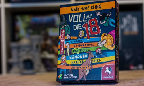 Voll auf die 18 – Das Känguru-Kartenspiel für den guten Zweck von Marc-Uwe Kling