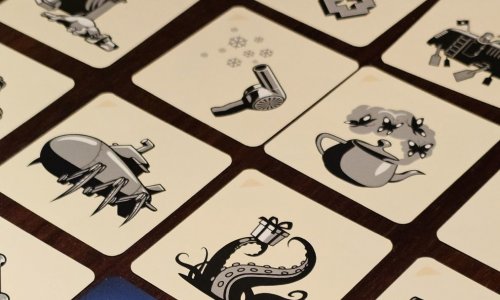 Codenames: Pictures - Ein Wort und viele verrückte Bilder